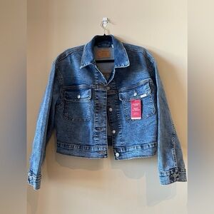LEVI denim collection button down jean jacket, pockets, ‘95 trucker style
